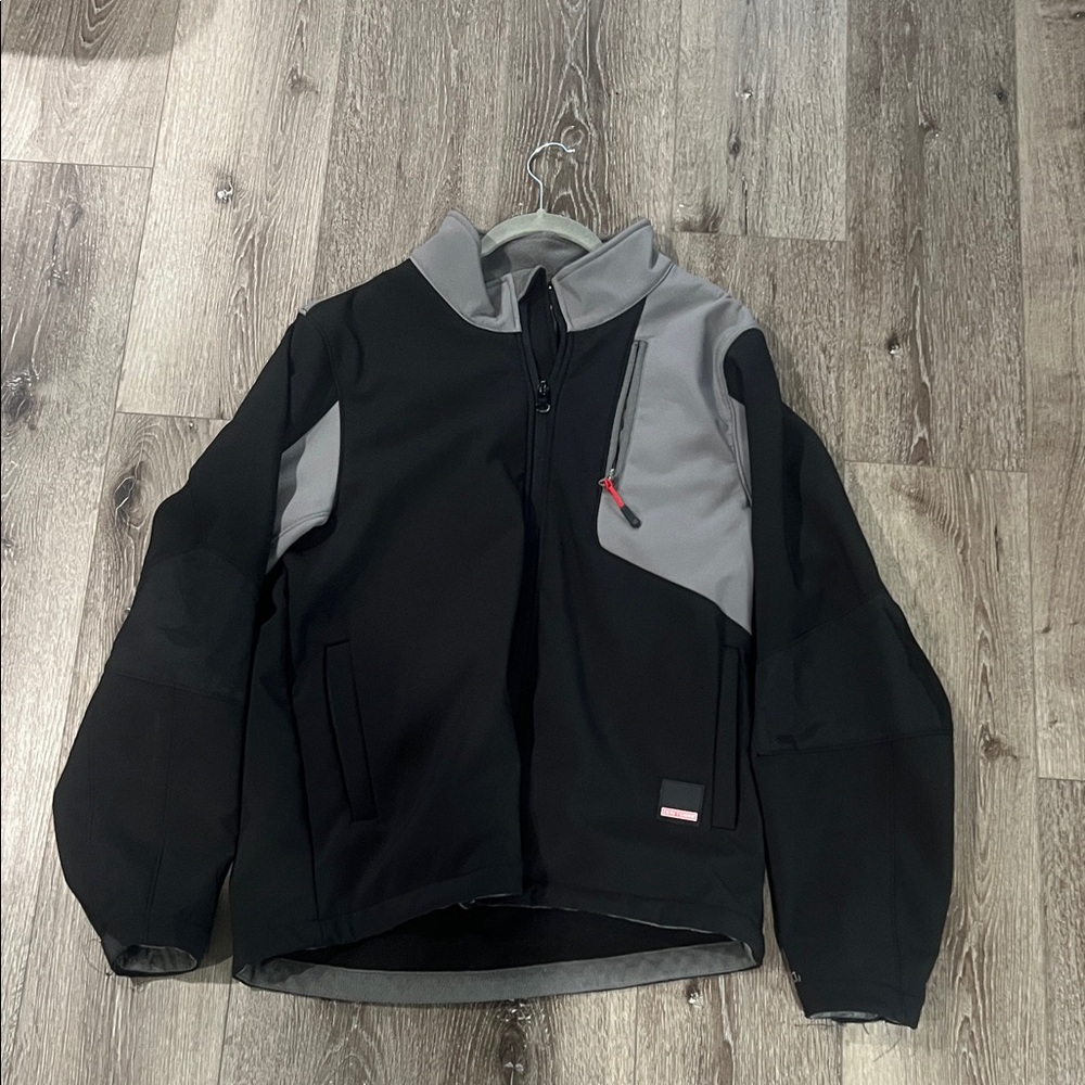 Men’s grey and black jacket zip up